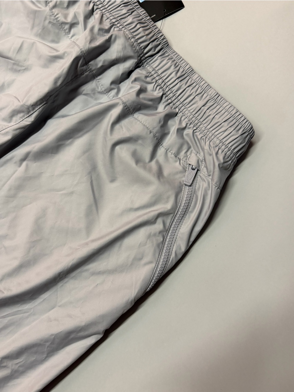 NWT Nike Men Pants Light Gray Windbreaker Jogger 898403 012 Size M - Picture 8 of 10